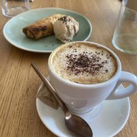 Vegan Appeltaart met Vegan hazelnootijs at The Green Spot in Barcelona