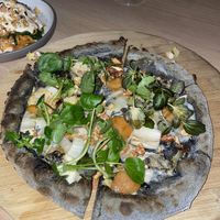 Pizza negra vegana #Veganuary at The Green Spot in Barcelona