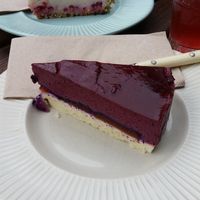 Berry-Cheesecake (back), Blackberry-Creamcake (Front) at VLORA Cafe & Laden im Hof in Lutherstadt Wittenberg