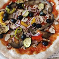 Pizza légumes at Ai 6 Angoli in Brussels