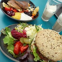 Pacakes & Burger at Schusters Milch & Kaffeebar  in Bad Wiessee