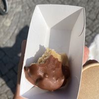 Super nice snickers cookie, like eating cookie dough! at Minù in Lund