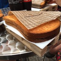 Serving plate at Faccia Toast in Salerno