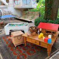 Kids play corner! at Le Robinson in Albi