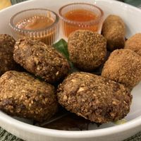 Mix croquetas y falafel  at Ecoespazo Vitriol in Sarria