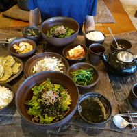 Vegan bibimbap and sides at Dasoni in Jeju