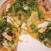 Vegan pizza at Vero Bio-Pizzeria in Vienna