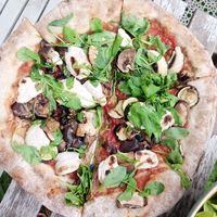 Vegan pizza at Vero Bio-Pizzeria in Vienna