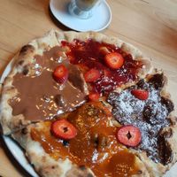 Breakfast Pizza 😍 at Vero Bio-Pizzeria in Vienna