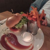 'cheese' burger at Meatless District - Da Costabuurt in Amsterdam