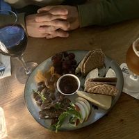 Assiette de fromages à partager, marque locale Max & Bien  at Meatless District - Da Costabuurt in Amsterdam