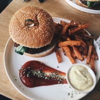 The MD Cheeseburger at Meatless District - Da Costabuurt in Amsterdam