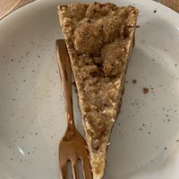 Apple crumble at Meatless District - Da Costabuurt in Amsterdam