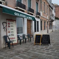 Gelateria al Sole outside view at Gelateria al Sole in Venice