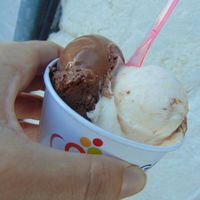 Vegan chocolate orange gelato at Gelateria al Sole in Venice