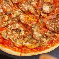 Salami and Mushroom Pizza at Green Beans in Lisbon