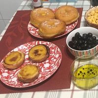 bolas de berlim and pastel de nata at Green Beans in Lisbon