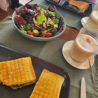 Spinat-Pilze Toast at Green Beans in Lisbon