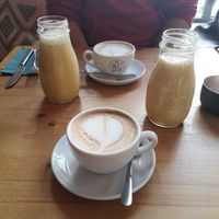 Mango tango und Kaffee at Emmi's Kitchen - Glockenbach in Munich