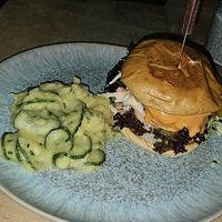 Burger and potato salad at Emmi's Kitchen - Glockenbach in Munich