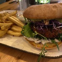 Crazy Avocado Burger!                                                    Rusty bun|homemade Guacamole|Mixed Greens|Walnuts|Wasabi Sprouts|Herb Dip|Fries at Emmi's Kitchen - Glockenbach in Munich