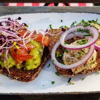 Avocadocreme und Obazda at Emmi's Kitchen - Glockenbach in Munich