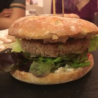 hamburguesa animal naturalis at Pura Vida Vegan Bar in Madrid