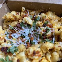 Mac n cheese skillet with bacon bits   at Virtuous Pie  in Vancouver