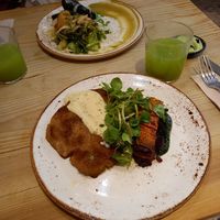 Seitan com molho de pimenta e tofu à lagareiro at 26 Vegan Food Project in Lisbon