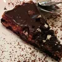 amazing oreo, chocolate and peanut butter cake at 26 Vegan Food Project in Lisbon