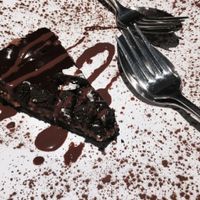 oreo peanut butter cake at 26 Vegan Food Project in Lisbon