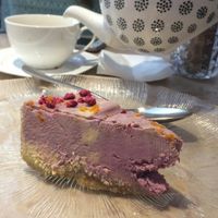 raspberry orange raw cake at 26 Vegan Food Project in Lisbon