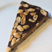🍫🥜 Peanut & Chocolate Pie (4,5€) at 26 Vegan Food Project in Lisbon