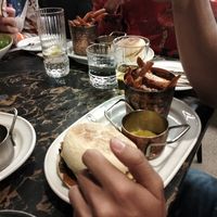 Hamburguesa vegana at 26 Vegan Food Project in Lisbon