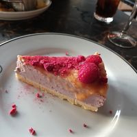 Cheesecake de framboesa e limão at 26 Vegan Food Project in Lisbon