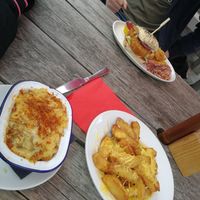 Mac n cheese and cheesy chips 🧀 at The Ship Inn in Newcastle Upon Tyne