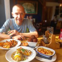 Jamaican jerk cob, mac n cheese, poppers and chilli chips at The Ship Inn in Newcastle Upon Tyne