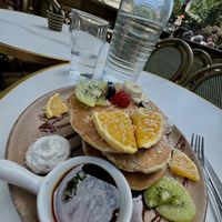   at Sweet Rawmance in Paris