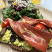 Avo on toast  at Sweet Rawmance in Paris