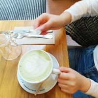 Chai latte at Sweet Rawmance in Paris