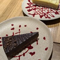 Double choc and lemon cakes raw at Sweet Rawmance in Paris