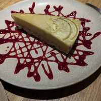 Lemon cakes raw at Sweet Rawmance in Paris