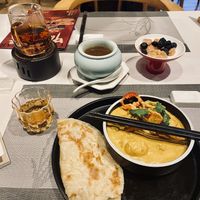 A curry, soup, snacks and tea  at Ruolanci Vegetarian 若蘭慈素食馆(欢乐海岸店) in Shenzhen