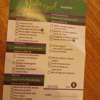 Ordering a bowl at GreenGo Batel in Curitiba