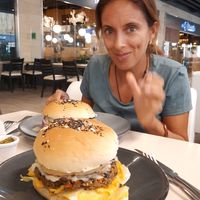 Deliciosas hamburguesas at Vegan Inc - Miyana in Mexico City