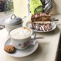 Soy cappuccino and tiramisu at Bämeräng in Berlin