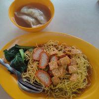Won tan soup at Shang De Vegetarian in Central Singapore