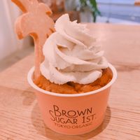 Vegan cake with vanilla cream and plain vegan cookie  at Brown Sugar 1st - Pop-Up in Tokyo