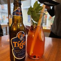 Anstoßen auf dieses wunderbare Essen  at 36 Pho Co in Weimar