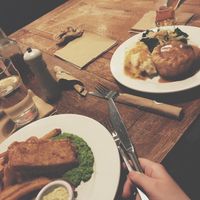Vegan pie and „fish” & chips at The Angel Microbrewery in Nottingham